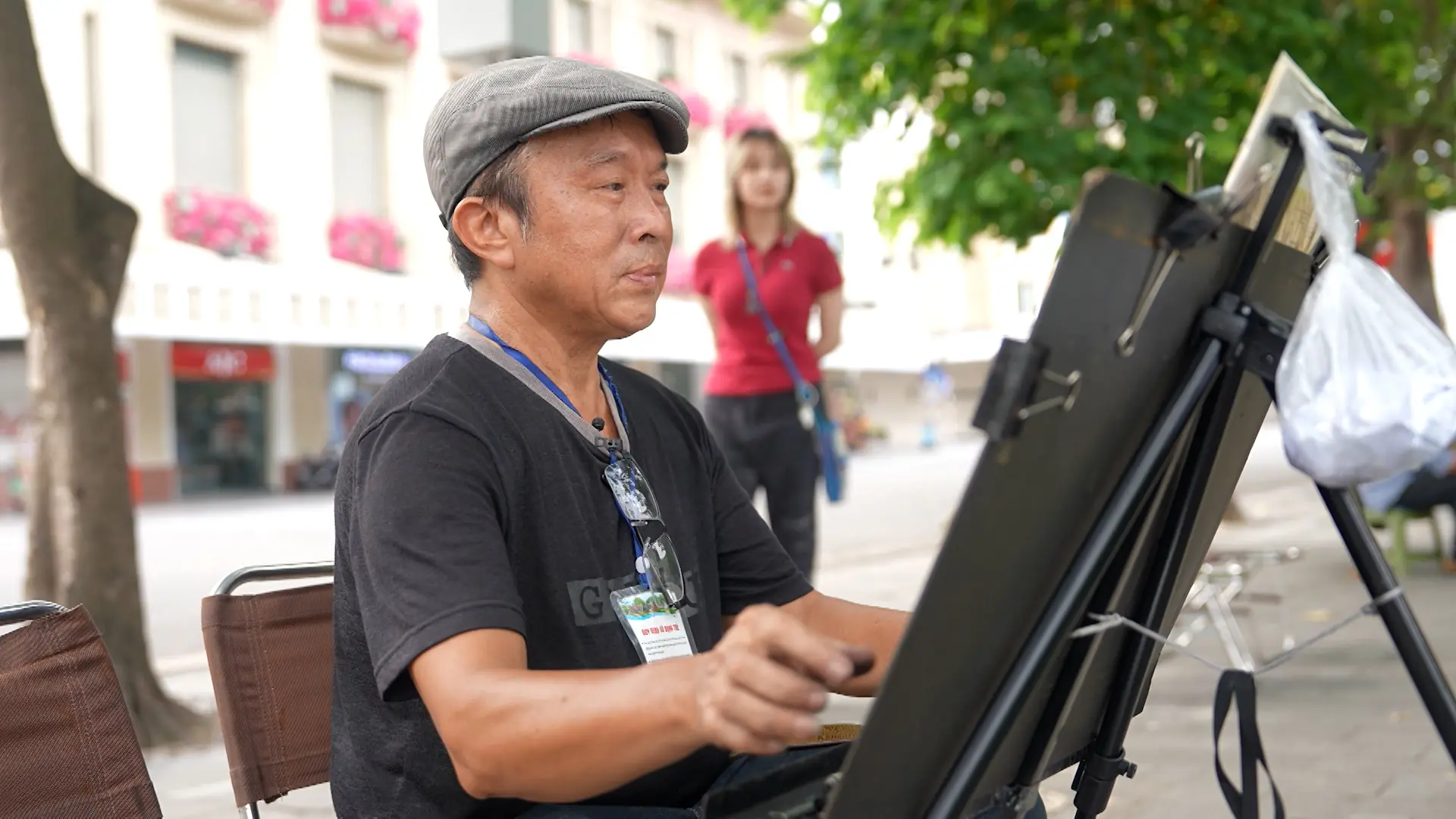 Những họa sỹ ký họa bên Hồ Gươm | Người Hà Nội | 17/08/2025